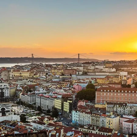 Апартаменти Costa Do Castelo Sky Views Лісабон
