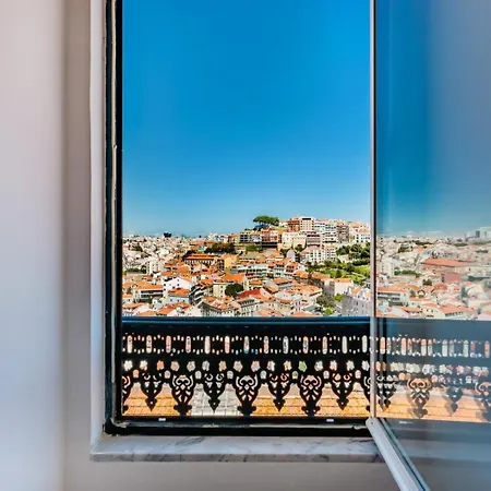 Апартаменти Costa Do Castelo Sky Views *