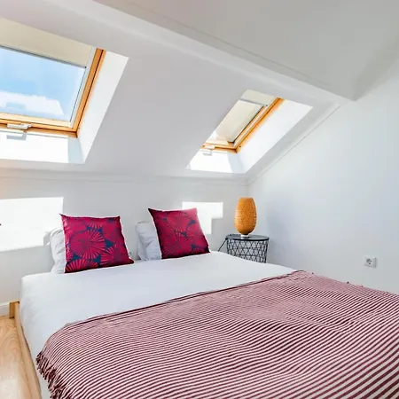 Costa Do Castelo Sky Views Лісабон